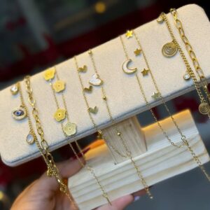 Photo 5988053184179981169 y