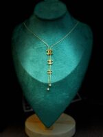 Photo 5988053184179981232 y