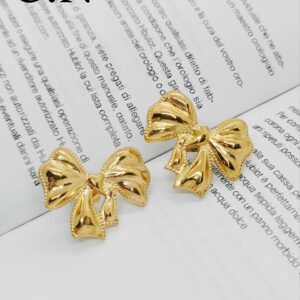 Photo 5989810315430315550 y