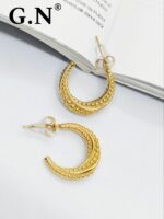 Photo 5989810315430315557 y