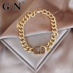 Photo 5989810315430315576 y