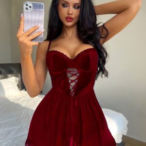 Photo 6003325520948873093 y