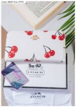 Photo 6005814042180046501 y