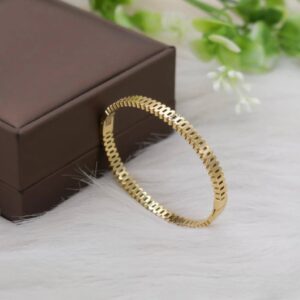 Photo 6012353980291731092 w