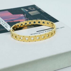 Photo 6012353980291731107 w