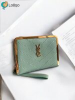 Photo 6019510877570582921 y