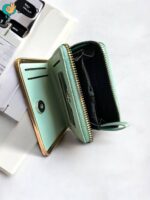 Photo 6019510877570582922 y