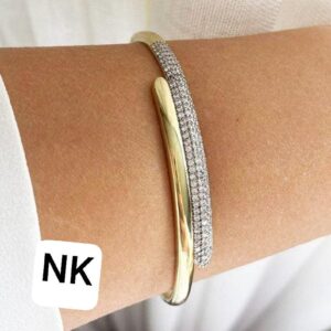 Photo 6021459328139118922 y