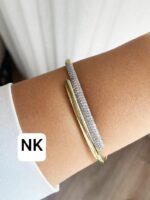 Photo 6021459328139118923 y