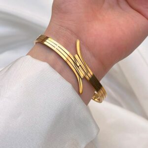 Photo 6023722788789012289 y