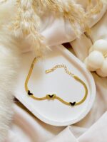 Photo 6023910783802526517 y