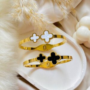 Photo 6023910783802526551 y