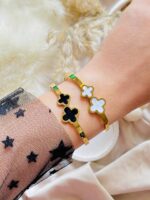 Photo 6023910783802526553 y