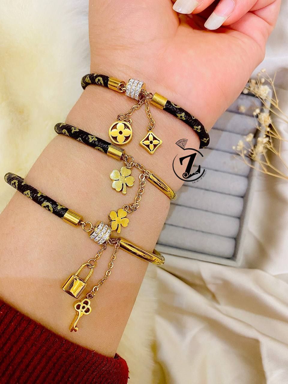 photo_6025997695526751650_y Photo 6025997695526751650 y