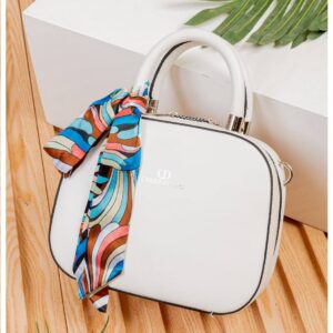 Photo 6028319078105598311 y