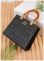 Photo 6028319078105598321 y