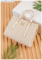 Photo 6028319078105598350 y