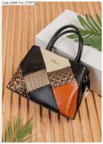 Photo 6028319078105598411 y