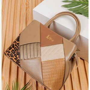 Photo 6028319078105598415 y