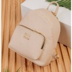 Photo 6028319078105598433 y