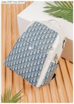 Photo 6028319078105598465 y