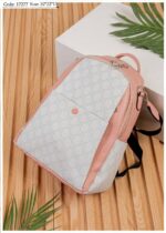 Photo 6028319078105598466 y