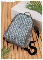 Photo 6028319078105598468 y