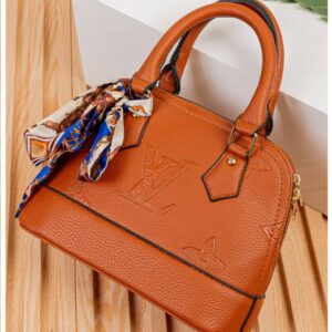 Photo 6028319078105598499 y