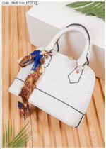 Photo 6028319078105598501 y