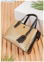 Photo 6028319078105598506 y