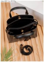 Photo 6028319078105598509 y