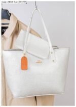 Photo 6028319078105598591 y