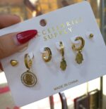 Photo 6028356281112316619 y