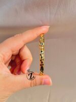 Photo 6028386560631752622 y