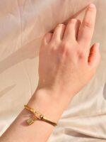 Photo 6028386560631752692 y