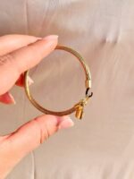 Photo 6028386560631752693 y