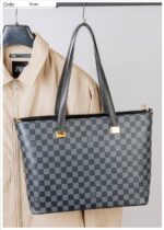 Photo 6028518532091859096 y