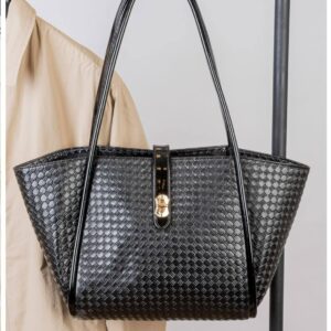 Photo 6028518532091859103 y