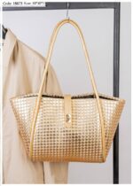 Photo 6028518532091859107 y