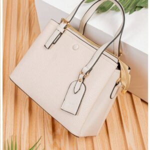 Photo 6028535699076140300 y