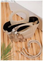 Photo 6028535699076140314 y