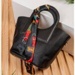 Photo 6028535699076140316 y