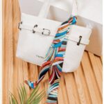 Photo 6028535699076140325 y