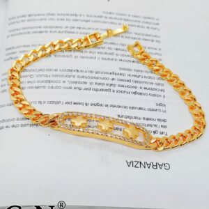 Photo 6030876095475204522 y