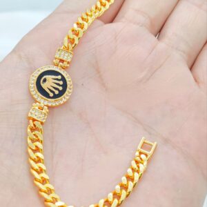 Photo 6030876095475204540 y