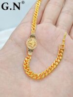 Photo 6030876095475204544 y