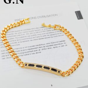 Photo 6030876095475204551 y (1)