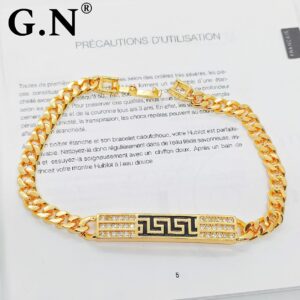 Photo 6030876095475204553 y