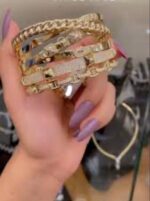 Photo 6032673427619433172 y