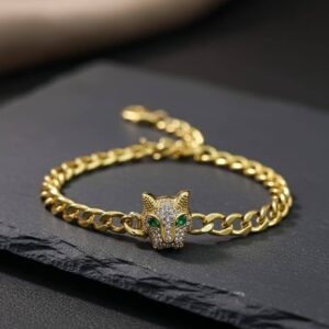 Photo 6037360804606184553 y